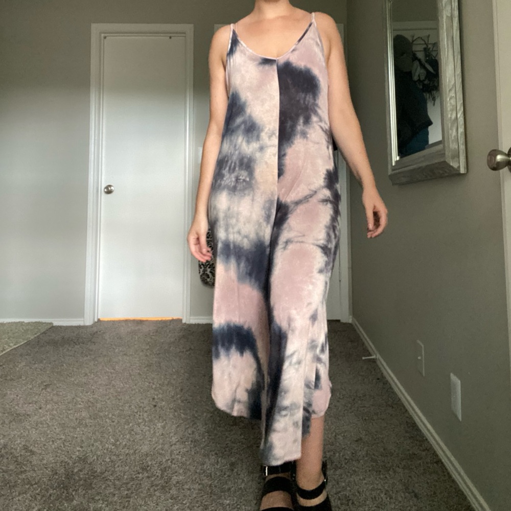 Tie-dye Jumpsuit. Loose-fit and super stretchy. Perfect for casual occasions. - Picture 8 of 15